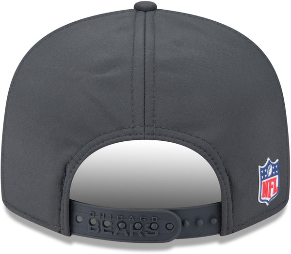 Gorra del equipo Baltimore Ravens NFL 2023 Sideline New Era 9Forty Stretch Snap gris