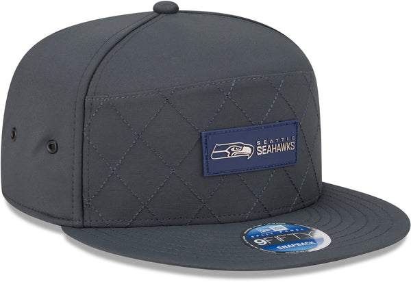 Gorra del equipo Baltimore Ravens NFL 2023 Sideline New Era 9Forty Stretch Snap gris