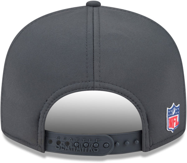 Gorra del equipo Baltimore Ravens NFL 2023 Sideline New Era 9Forty Stretch Snap gris