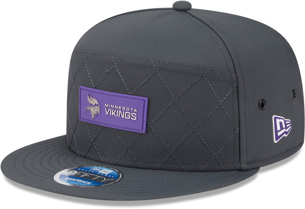 Gorra del equipo Baltimore Ravens NFL 2023 Sideline New Era 9Forty Stretch Snap gris