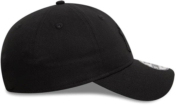 New York Yankees All Black Baseball Cap League Essential New Era 9Twenty Cap