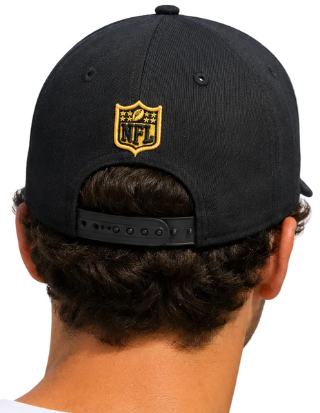 Gorra del equipo Baltimore Ravens NFL 2023 Sideline New Era 9Forty Stretch Snap gris